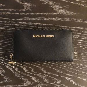 Michael Kors wristlet
